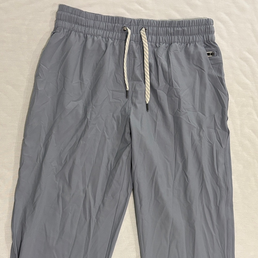 NWOT Vuori Weekend Light Gray Joggers